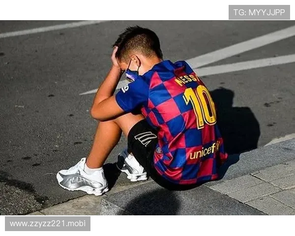 塞内西吐槽队友频请帮忙换梅西球衣